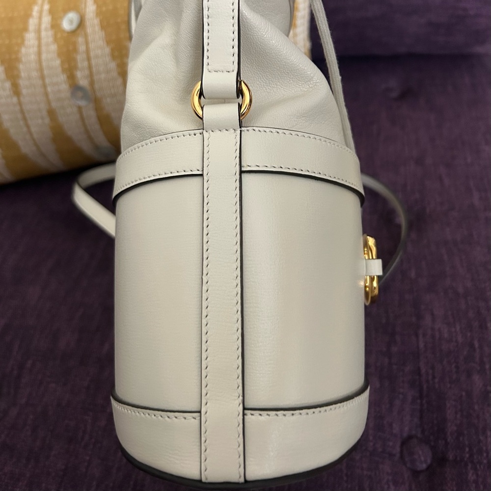 GUCCI Calfskin Horsebit 1955
Drawstring Bucket Bag - Picture 5 of 11
